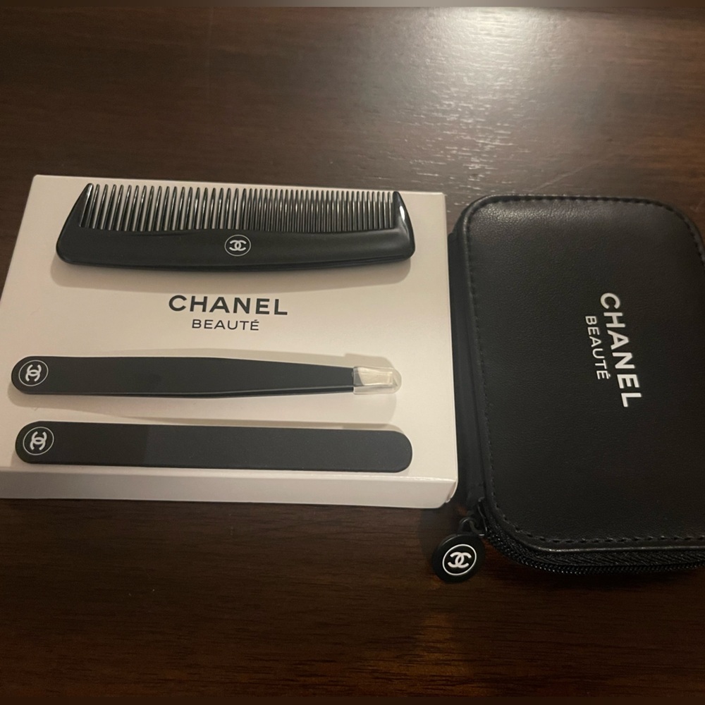 Chanel grooming set